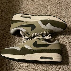 Air max 1 “Medium Olive”